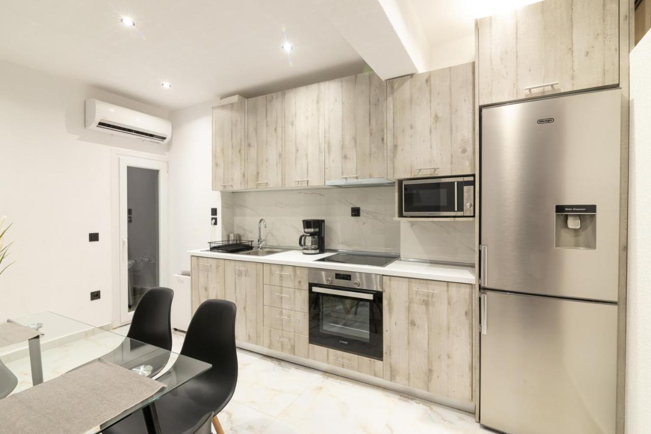 White Lux House In Town Apartment Thessaloniki Exterior photo
