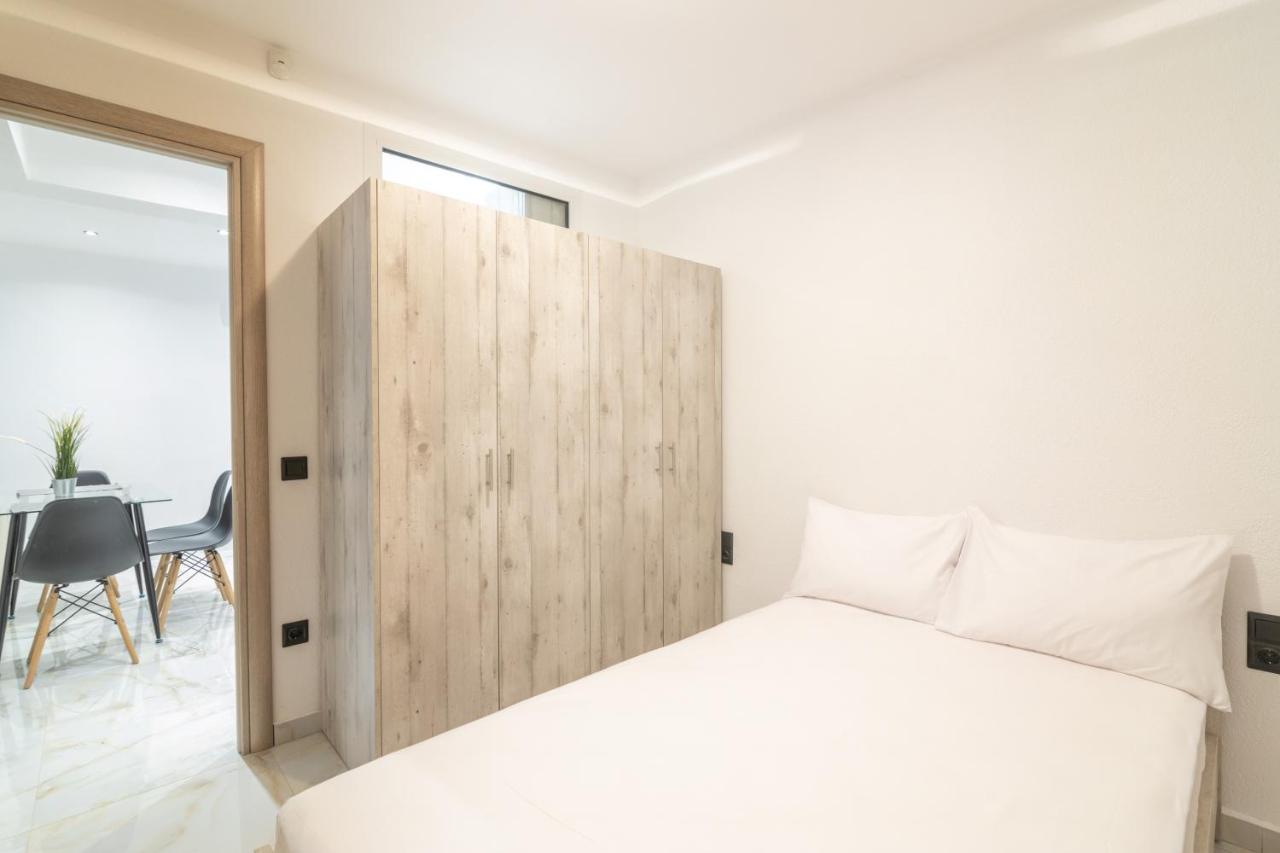 White Lux House In Town Apartment Thessaloniki Exterior photo