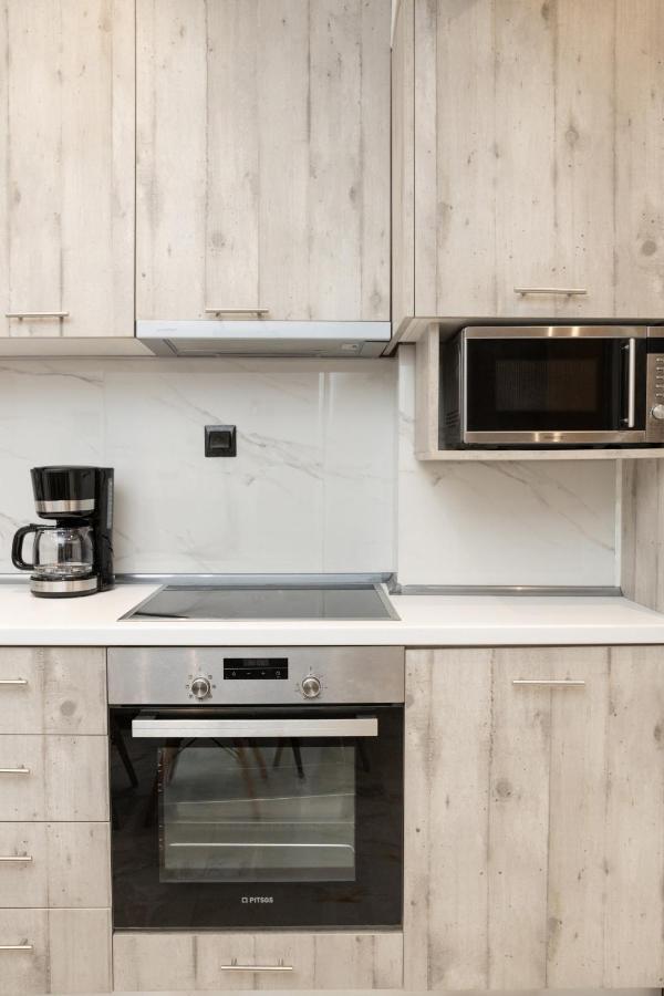 White Lux House In Town Apartment Thessaloniki Exterior photo